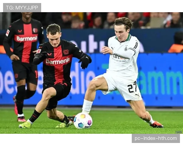 战术板:解析朗斯三中卫体系如何零封卫冕冠军巴黎